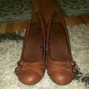 Brown wedge shoes
